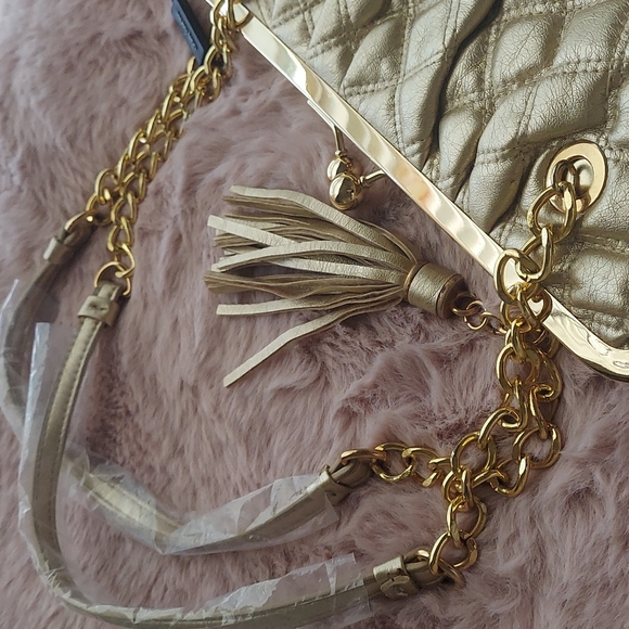 SALE‼️ DAISY FUENTES chain handbag - Picture 4 of 5